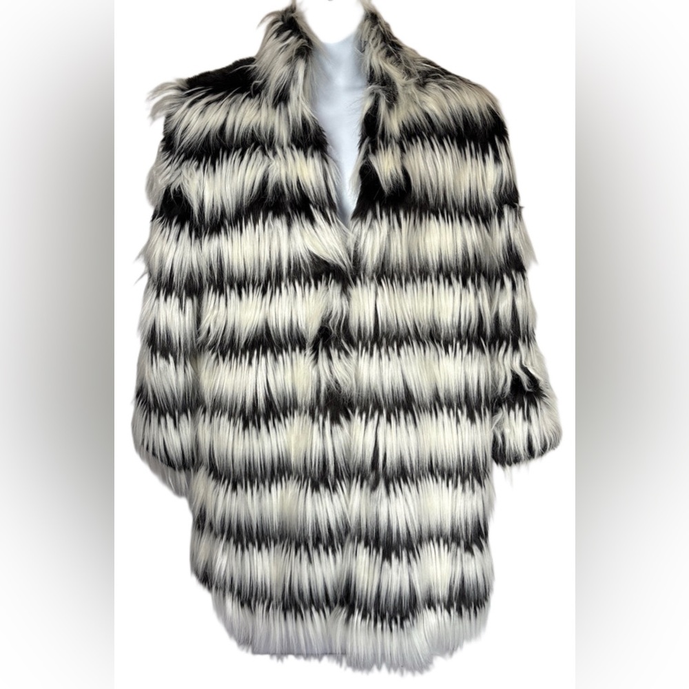 NWT Striped Black and White Boho Mob Wife Shaggy Faux Fur Jacket